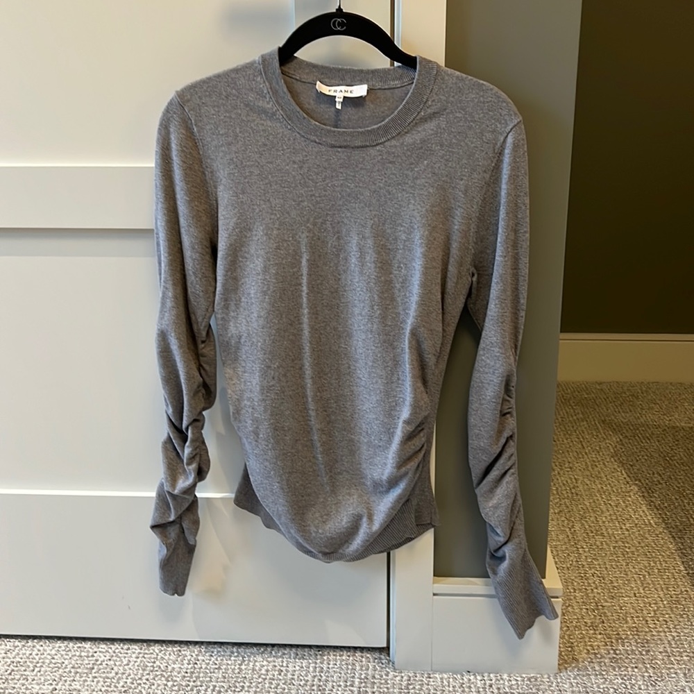 Frame size Small Gray Pullover Sweater